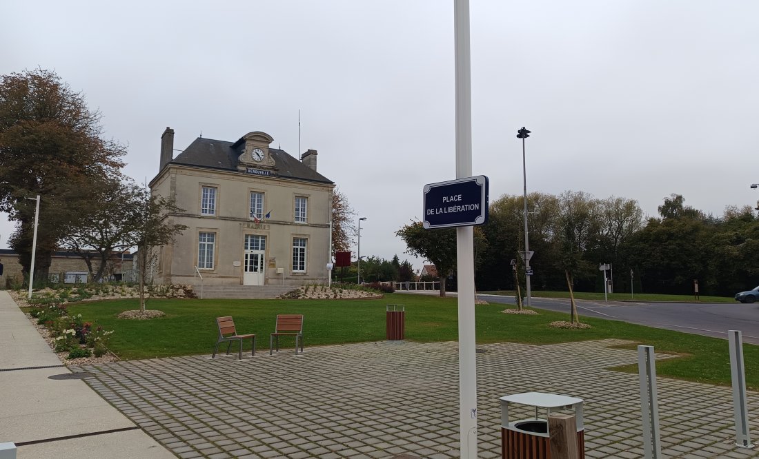 Inauguration place de la Libération - Bénouville 