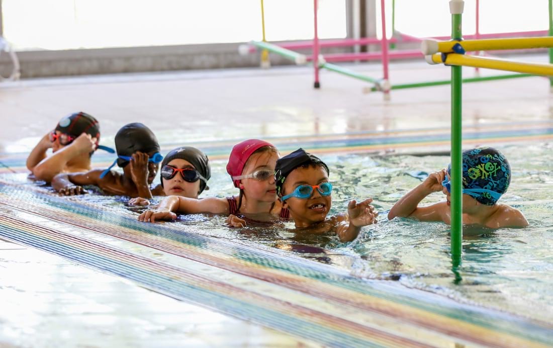 Leçon de natation enfants à la piscine Montmorency